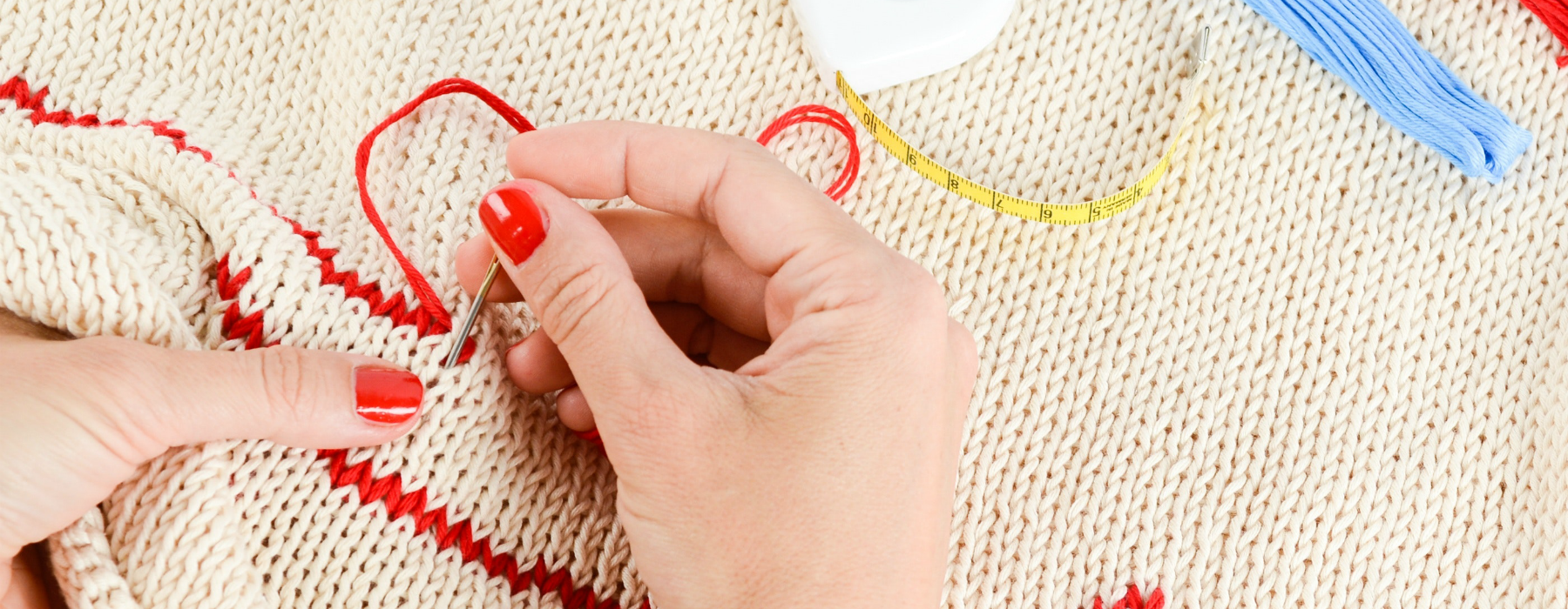 Mani che ricamano Mani che ricamano