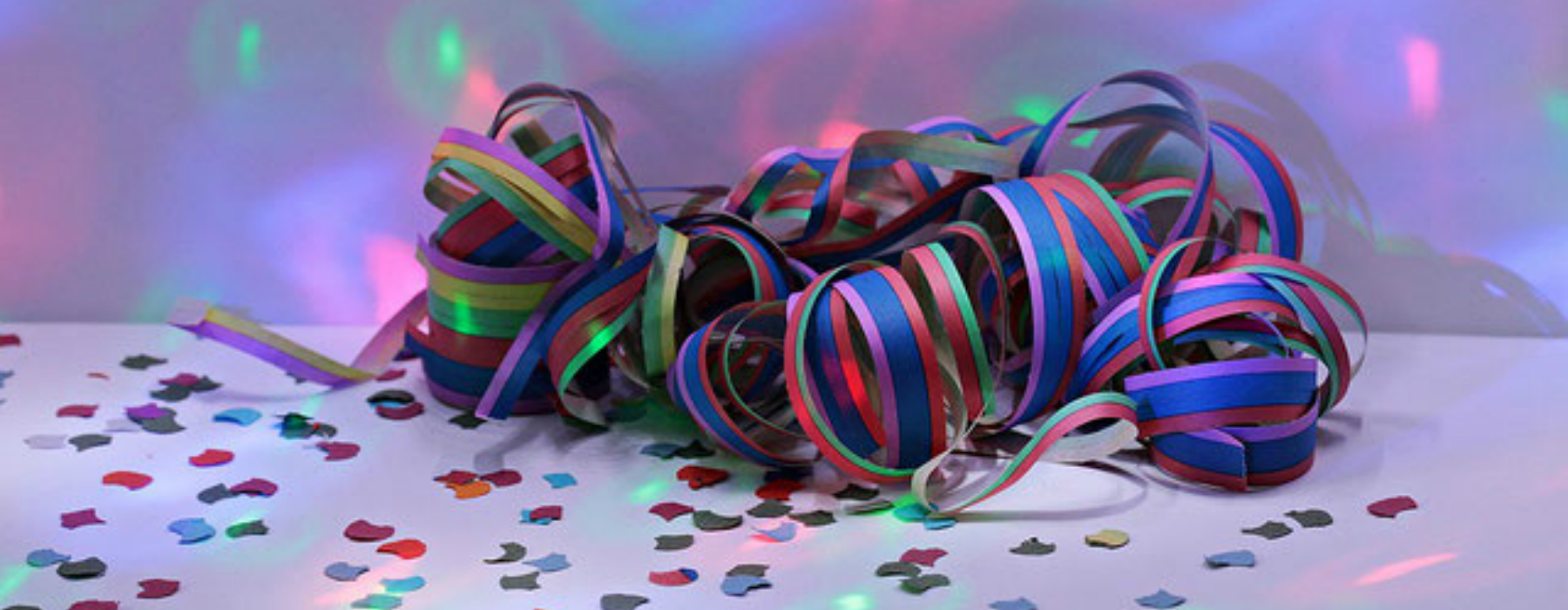 Stelle filanti e coriandoli Stelle filanti e coriandoli