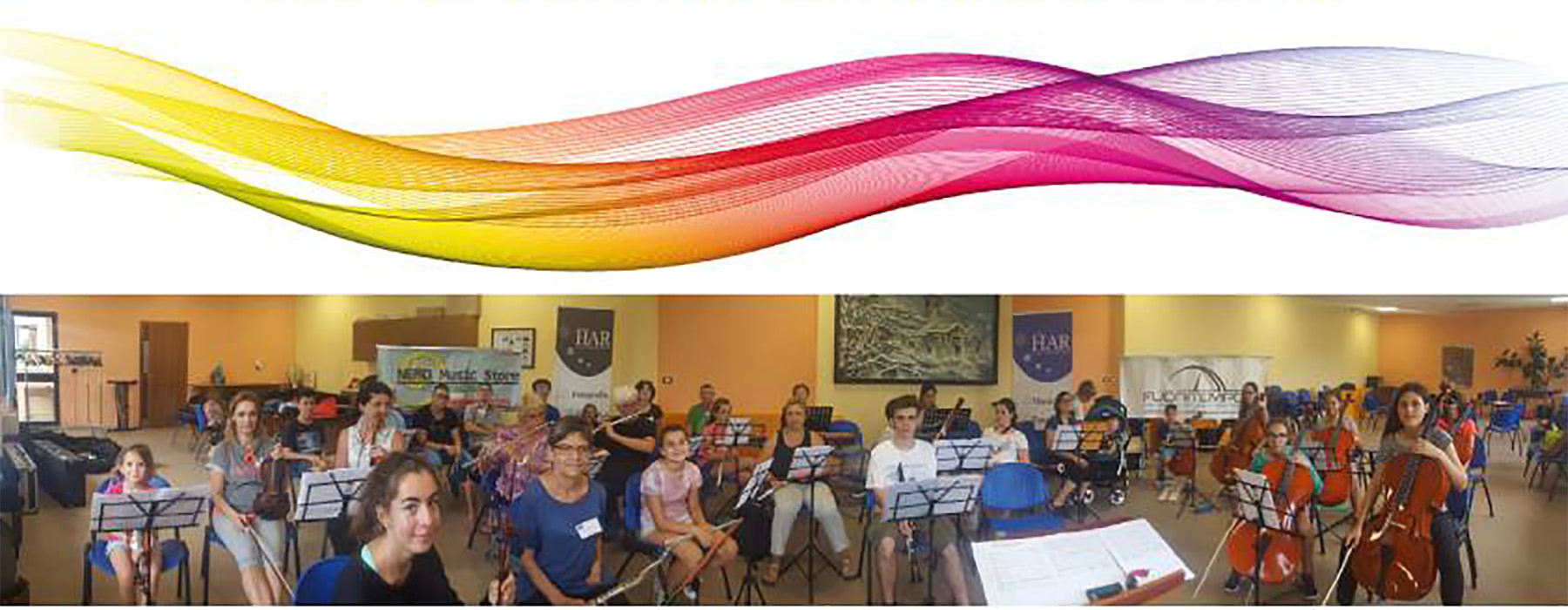 Foto di persone sedute durante un corso