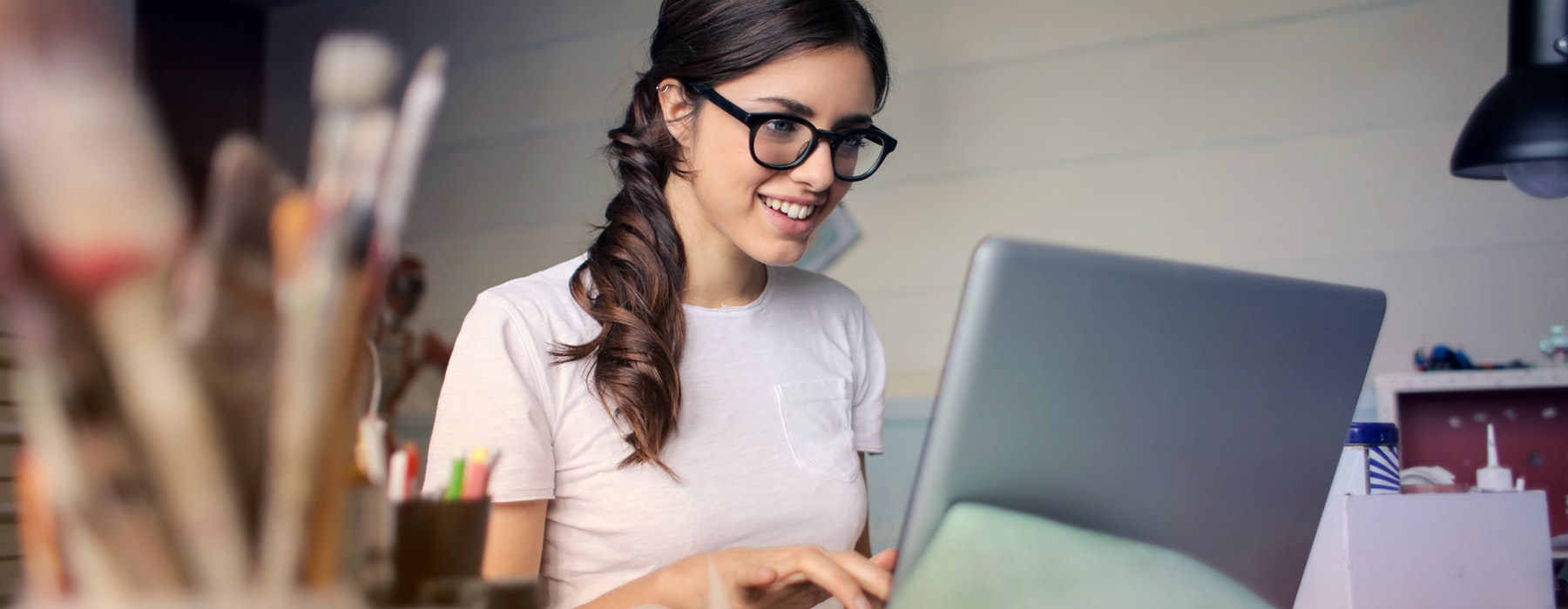 Ragazza al pc Ragazza al pc