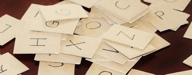 Cartoncini con le lettere dell'alfabeto